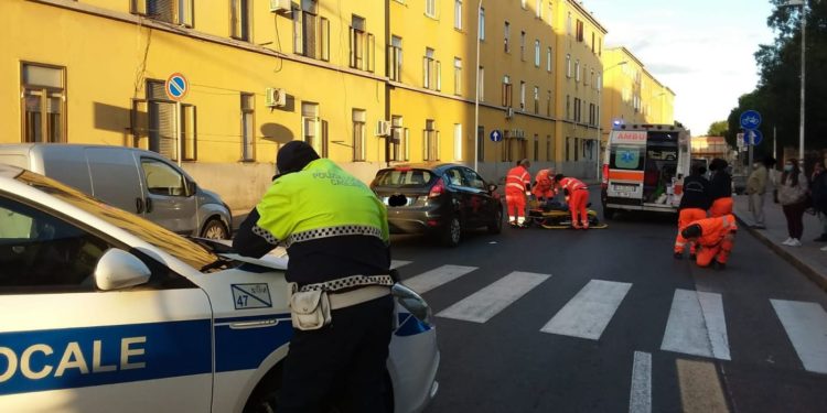 Cagliari: donna investita in via Emilia, sul posto la Polizia locale