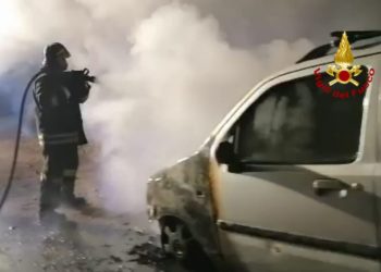 Flumini di Quartu: a fuoco un’auto, sul posto i vigili del fuoco