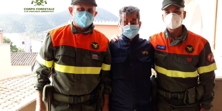 Gli uomini della stazione forestale di Teulada hanno rintracciato e portato in salvo un cercatore di funghi