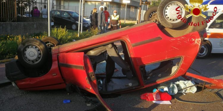 Macomer, incidente stradale nella zona industriale “Bonutrau”, due feriti
