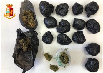 La Polizia di Stato ha arrestato un 27enne cagliaritano che spacciava all’interno della propria abitazione, a Sinnai