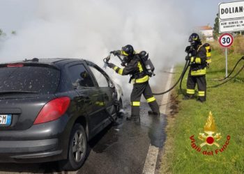 Un incendio si è sviluppato su un’autovettura in marcia, all’ingresso di Dolianova, sulmposto i vigili del fuoco