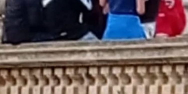 Sassari: 29 persone in giro senza mascherina, multate dalla Polizia locale