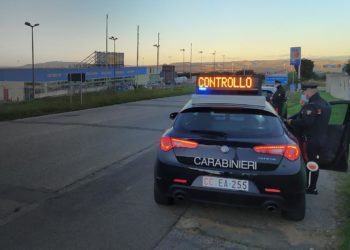 I carabinieri di Villacidro hanno arrestato un 34enne della Repubblica Ceca per resistenza a pubblico ufficiale e porto abusivo di coltello di genere proibito