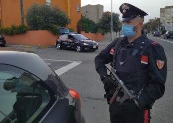 Ruba bottiglie di alcolici per un valore di 40 euro al Carrefour, un 32enne algerino è stato denunciato dai carabinieri di San Sperate in stato di libertà