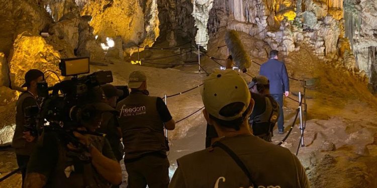 Alla scoperta della Grotta di Nettuno con Roberto Giacobbo. Venerdì 27 novembre, alle ore 21.25, su Italia 1