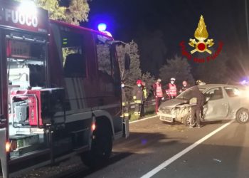 Incidente stradale sulla Nuoro-Macomer, un’auto finisce sul guardrail