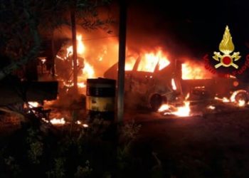 Massama: a fuoco un casolare, sul posto i vigili del fuoco