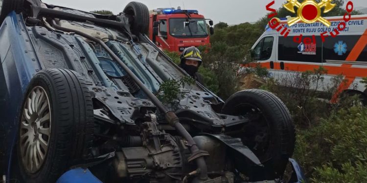 Golfo Aranci: incidente stradale sulla provinciale 82, intervengono i vigili del fuoco