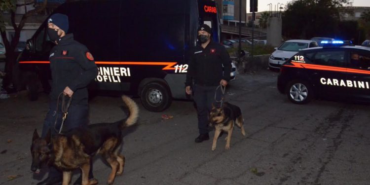 I carabinieri del Comando Provinciale di Cagliari hanno denunciato tre persone al termine di un servizio di controllo del territorio nel quartiere di Sant’Elia