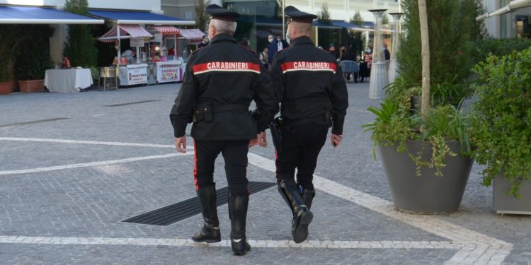 I carabinieri di Castiadas hanno deferito in stato di libertà un 72enne di Crotone per tentata truffa e tentata estorsione ai danni di un 52enne di Muravera