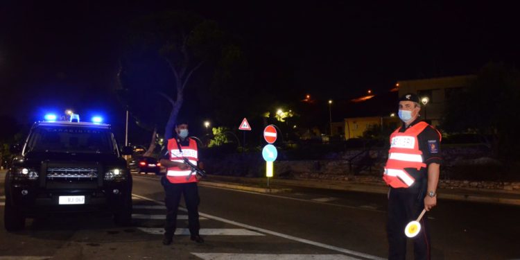 I carabinieri della stazione di Senorbì hanno individuato gli utilizzatori dei 6 telefoni cellulari rubati il 7 febbraio 2019 negli spogliatoi del campo sportivo comunale