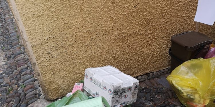 Vanno avanti i controlli nel centro storico di Alghero contro l’abbandono indiscriminato di rifiuti