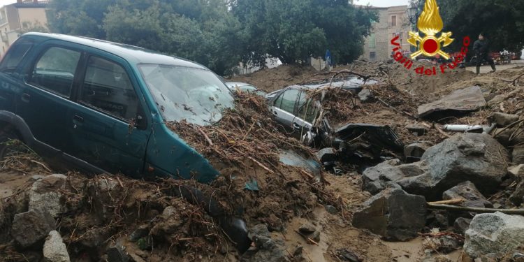 L’alluvione a Bitti: proseguono gli interventi dei vigili del fuoco