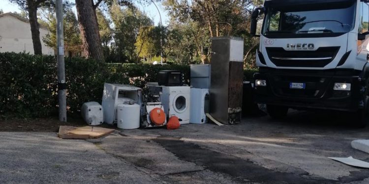 Alghero: quattro cassoni di rifiuti raccolti nel primo appuntamento di “Desbarrassa-ne tot”