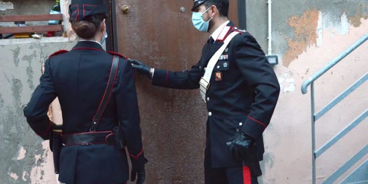 A Cagliari, i carabinieri hanno denunciato a piede libero, per coltivazione di stupefacenti, un 50enne del luogo