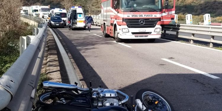 Birori: incidente stradale sulla 131, ferito un motociclista