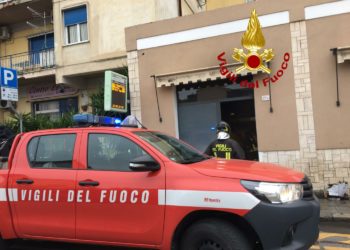 Olbia: a fuoco una pasticceria, sul posto i vigili del fuoco