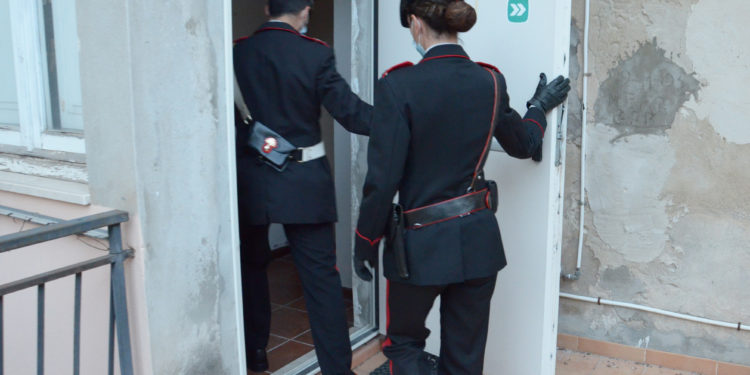 I carabinieri di San Gavino Monreale hanno denunciato a piede libero un 62enne del posto per il reato di omessa custodia di armi