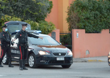 Due giovani algerini sono stati denunciati a piede libero dai carabinieri di Pirri per danneggiamento e furto aggravato in concorso
