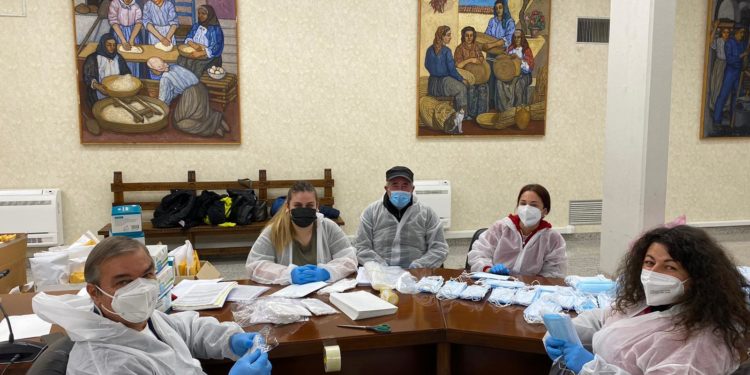 L’Amministrazione comunale di Sennori distribuirà gratuitamente 41.200 mascherine protettive ai residenti entro metà gennaio