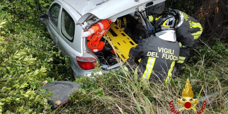 Sassari: incidente stradale a Predda Niedda, sul posto i vigili del fuoco