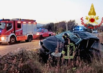 Olbia: incidente stradale in via Vena Fiorita, due persone in ospedale