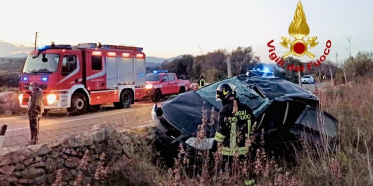 Olbia: incidente stradale in via Vena Fiorita, due persone in ospedale