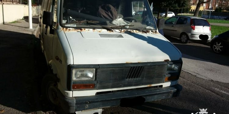 Cagliari: procede la rimozione dei veicoli abbandonati