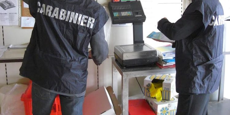 Una 27enne cinese titolare di una pizzeria a Cagliari è stata denunciata dai carabinieri del NAS per violazione delle procedure di autocontrollo del sistema HACCP e gravi carenze igieniche