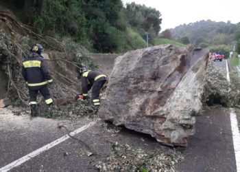 È ancora chiuso un tratto della SS 292, nei pressi di Cuglieri, per la caduta di alcuni massi avvenuta domenica