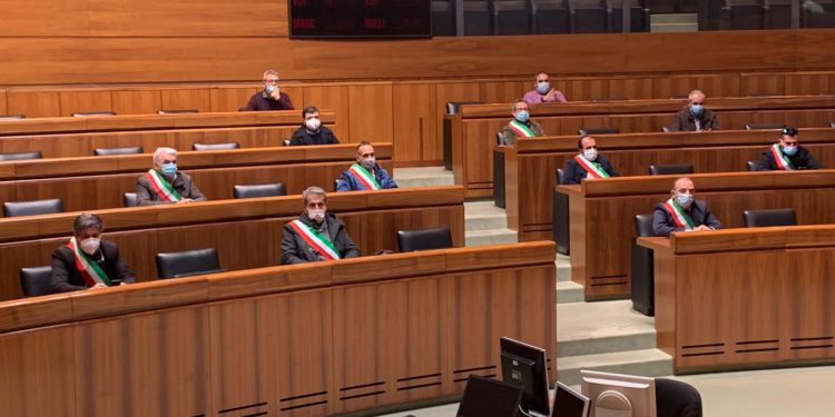 I sindaci dell’Oristanese guidati dal primo cittadino di Oristano sono stati ricevuti oggi in tarda mattinata in Consiglio regionale