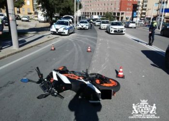 Cagliari: scontro tra una moto e un’auto, una persona finisce in ospedale