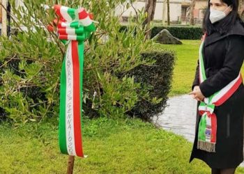 Arborea celebra il giorno della Memoria con la piantumazione di un ulivo nel giardino del Museo della Bonifica