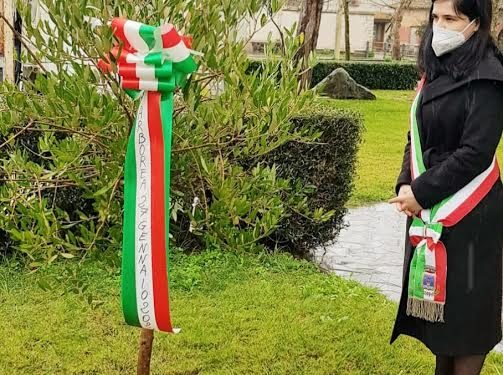 Arborea celebra il giorno della Memoria con la piantumazione di un ulivo nel giardino del Museo della Bonifica