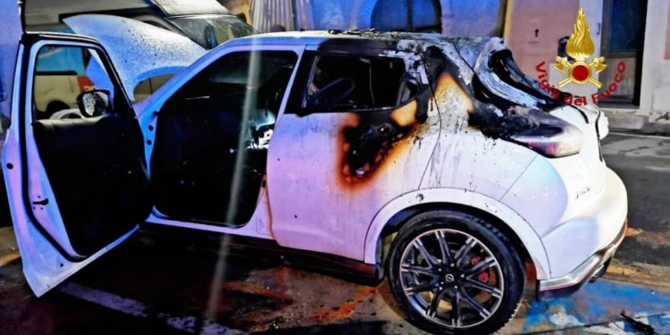 Settimo San Pietro: a fuoco un’autovettura, intervengono i vigili del fuoco