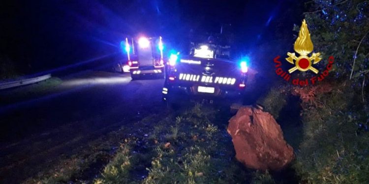 Il forte vento non risparmia l’Oristanese, numerosi gli interventi dei vigili del fuoco