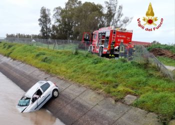 Palmas Arborea: auto all’interno del canale di irrigazione, morto un ventenne