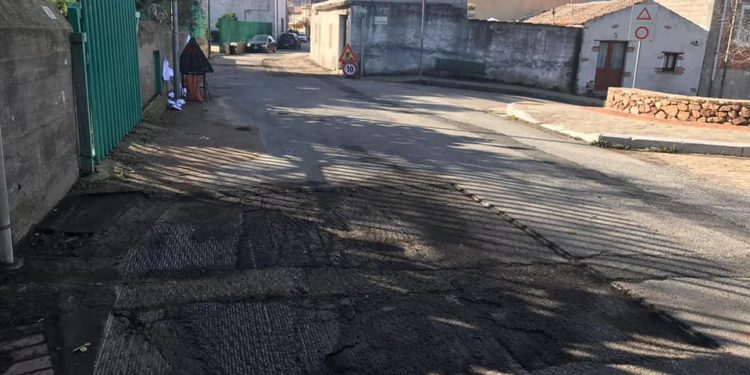 Hanno avuto inizio i lavori di ripristino di alcune strade urbane di Galtellì
