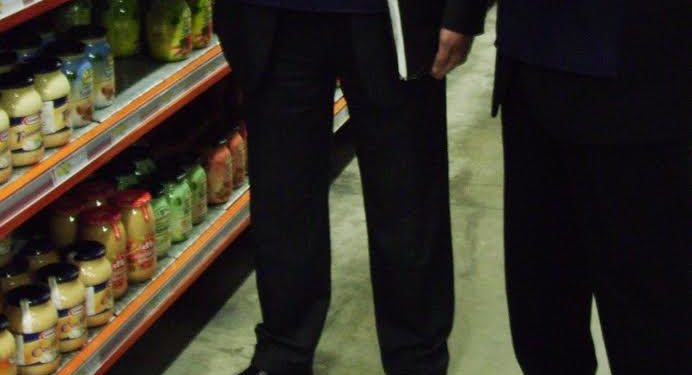 Il titolare di un market, a Cagliari, è stato segnalato all’Autorità giudiziaria dai NAS per detenzione di alimenti in cattivo stato di conservazione 