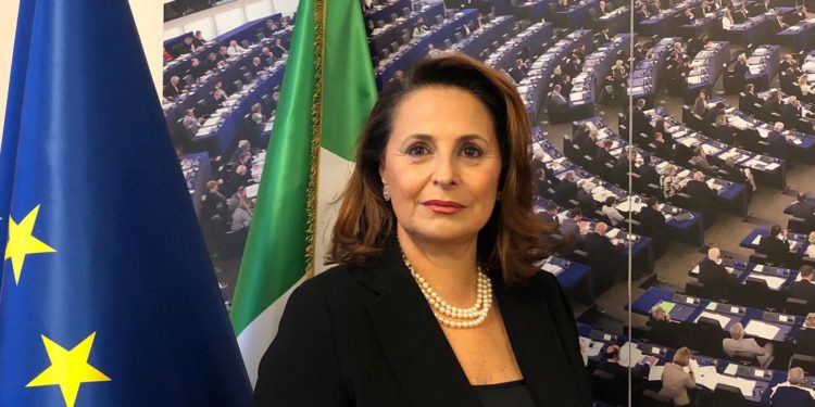 Parità di genere. Luisa Regimenti (Lega): «Pochi 4,2 miliardi dal Governo; Ue in ritardo»