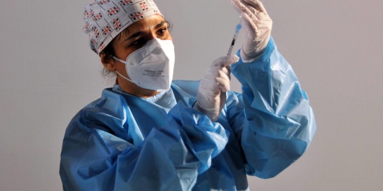 È iniziato stamane, al CineWorld di Iglesias, il programma di somministrazione del vaccino anti Covid-19 Pfizer-BioNtech a 1.080 operatori sanitari