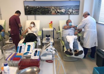 Parte la vaccinazione degli operatori del presidio ospedaliero di Alghero