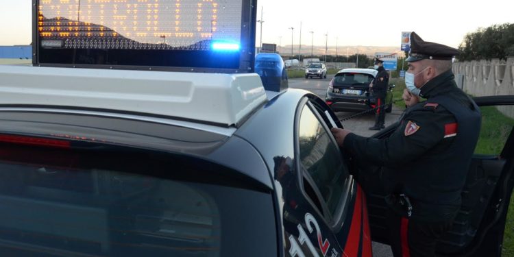 I carabinieri di Villacidro hanno denunciato un bracciante agricolo 47enne per detenzione finalizzata allo spaccio di stupefacenti