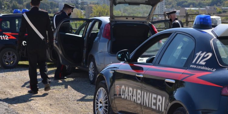 I carabinieri di Decimomannu hanno denunciato a piede libero un disoccupato 40enne per aver loro declinato false generalità