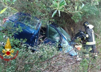 Oristano, incidente stradale sulla 131: intervengono i vigili del fuoco