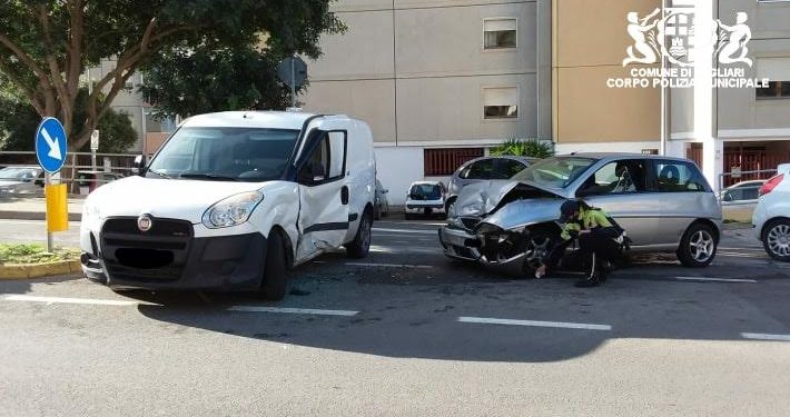 Cagliari: incidente stradale in viale Sant’Elia, ferita una donna