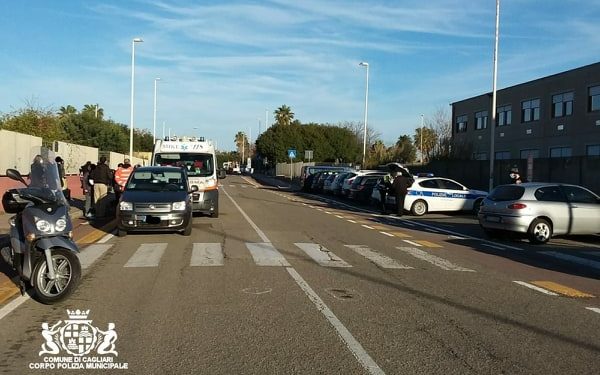 Cagliari: 18enne investita in via Brancaleone, sul posto la Polizia locale