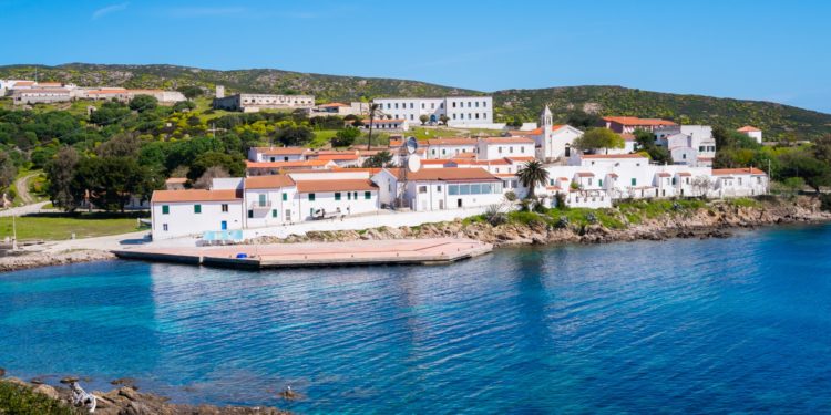 E-Distribuzione lavora per il miglioramento del servizio elettrico nell’isola dell’Asinara, d’intesa con l’Ente Parco