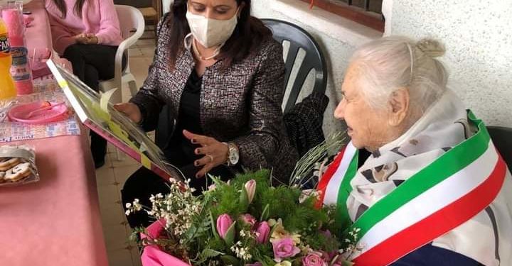 Pula festeggia Luigia Collu, arrivata al traguardo dei 100 anni